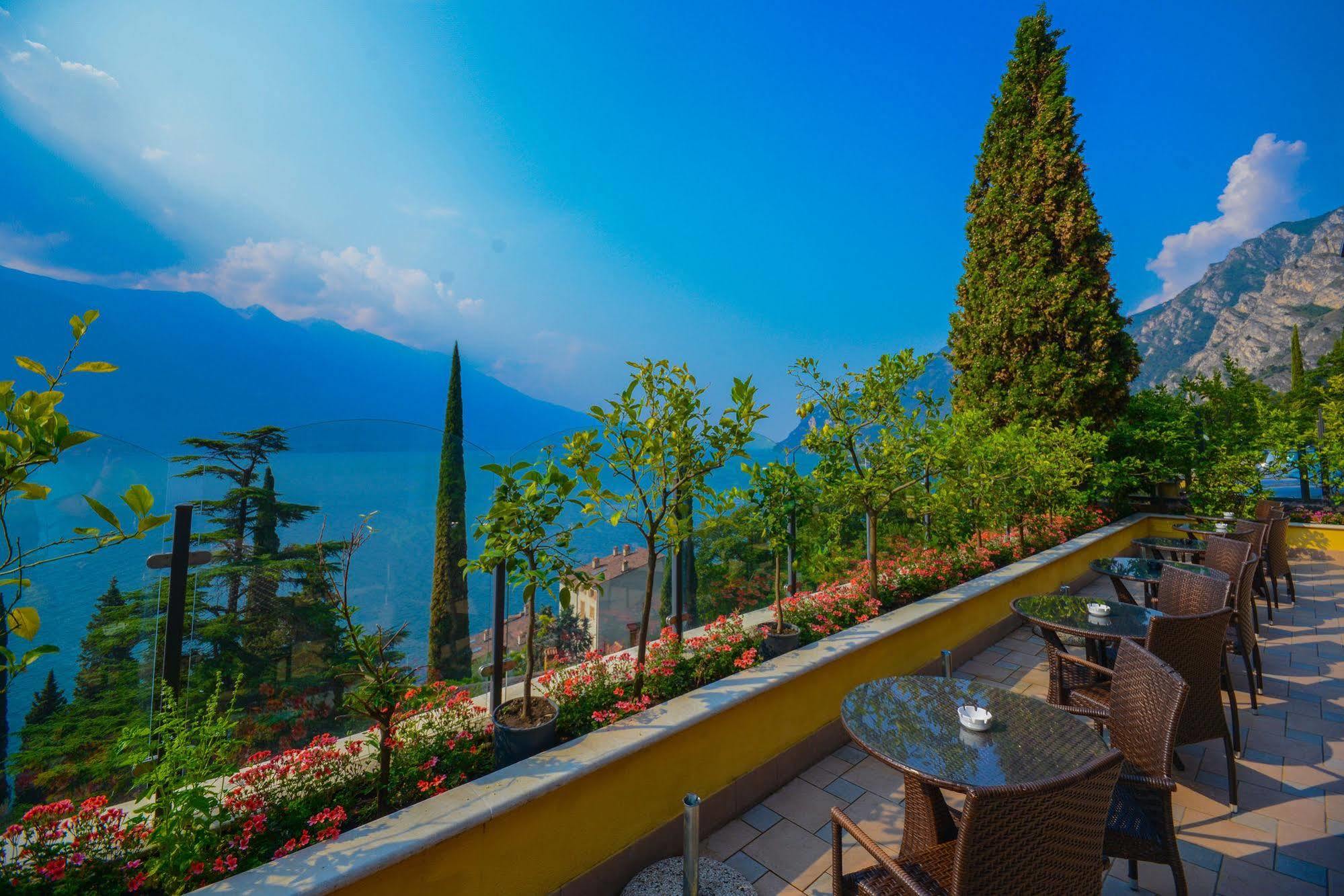 Hotel Villa Dirce Limone sul Garda Exterior foto